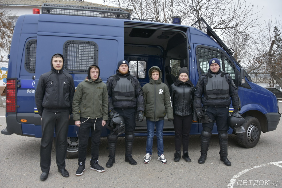 Ответственная работа: в Николаеве полицейские побывали в гостях у  воспитанников школы-интерната | СВІДОК.info