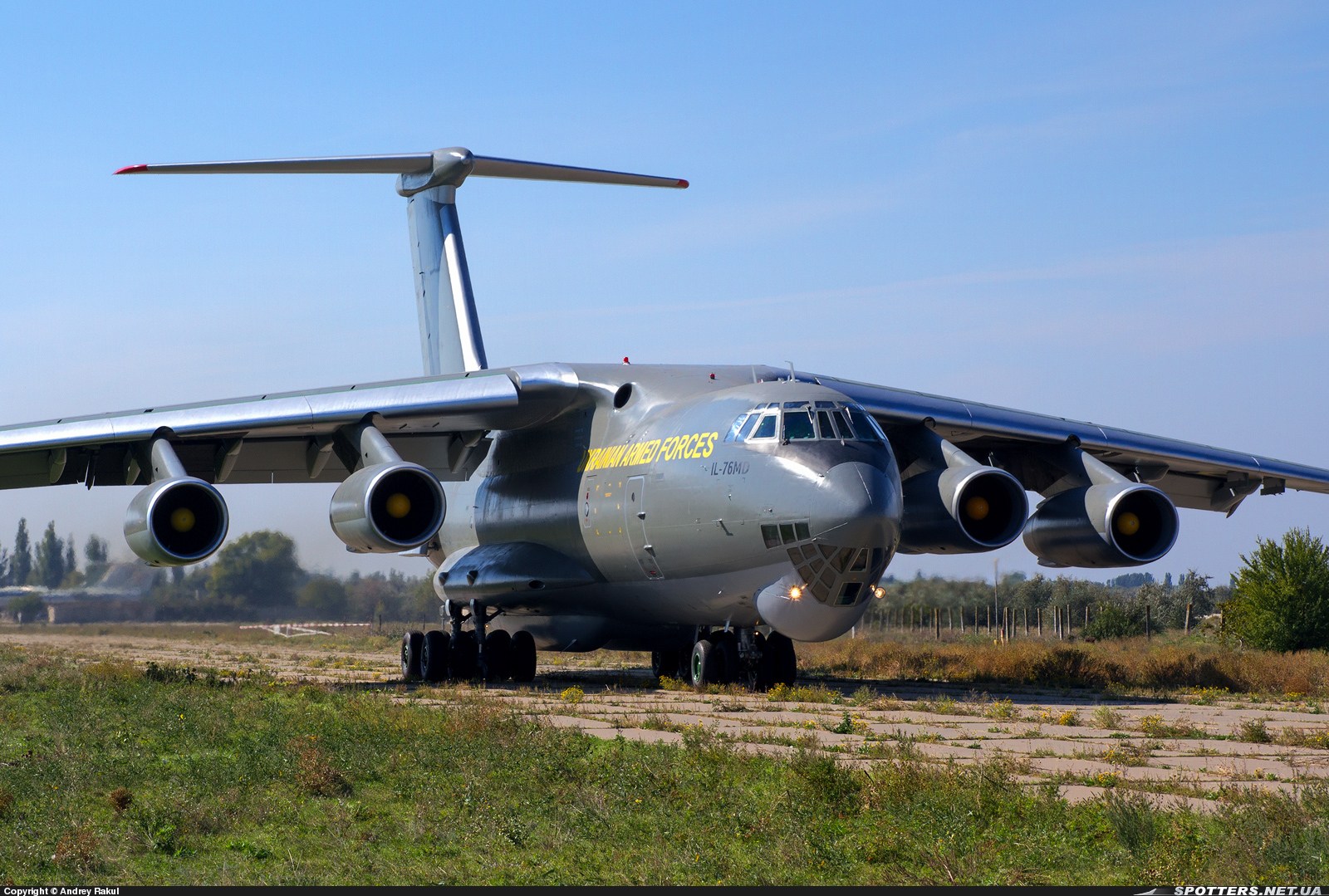 Военно транспортный самолет. Ил-76 военно-транспортный самолёт. Самолёт ил-76 ВТА России. Военный грузовой самолет ил 76. Военно-транспортный самолёт ил-76мд.