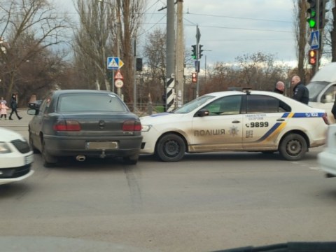 В Николаеве в ДТП попал автомобиль полиции охраны